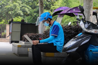 Trung Quốc nới lỏng quy định về việc làm thêm của công chức