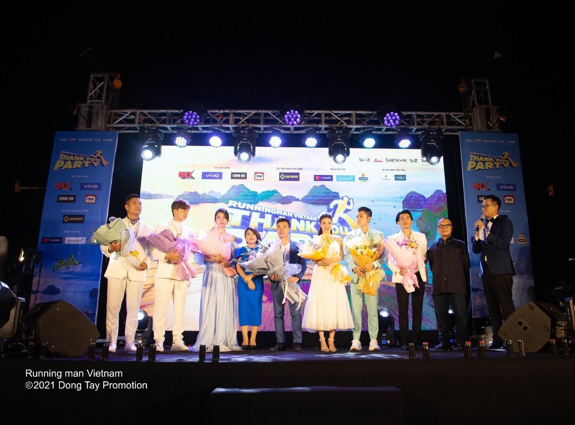 Dàn cast Running Man Vietnam lên đồ siêu đẹp, nổi bật trên du thuyền tại Hạ Long - 3 Dàn cast Running Man Vietnam lên đồ siêu đẹp, nổi bật trên du thuyền tại Hạ Long - 3