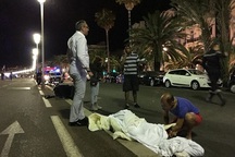 Pháp tổng động viên lực lượng an ninh dự bị sau vụ tấn công đẫm máu