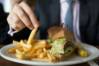 Nguy cơ gì khi ăn khoai tây chiên nhiều?