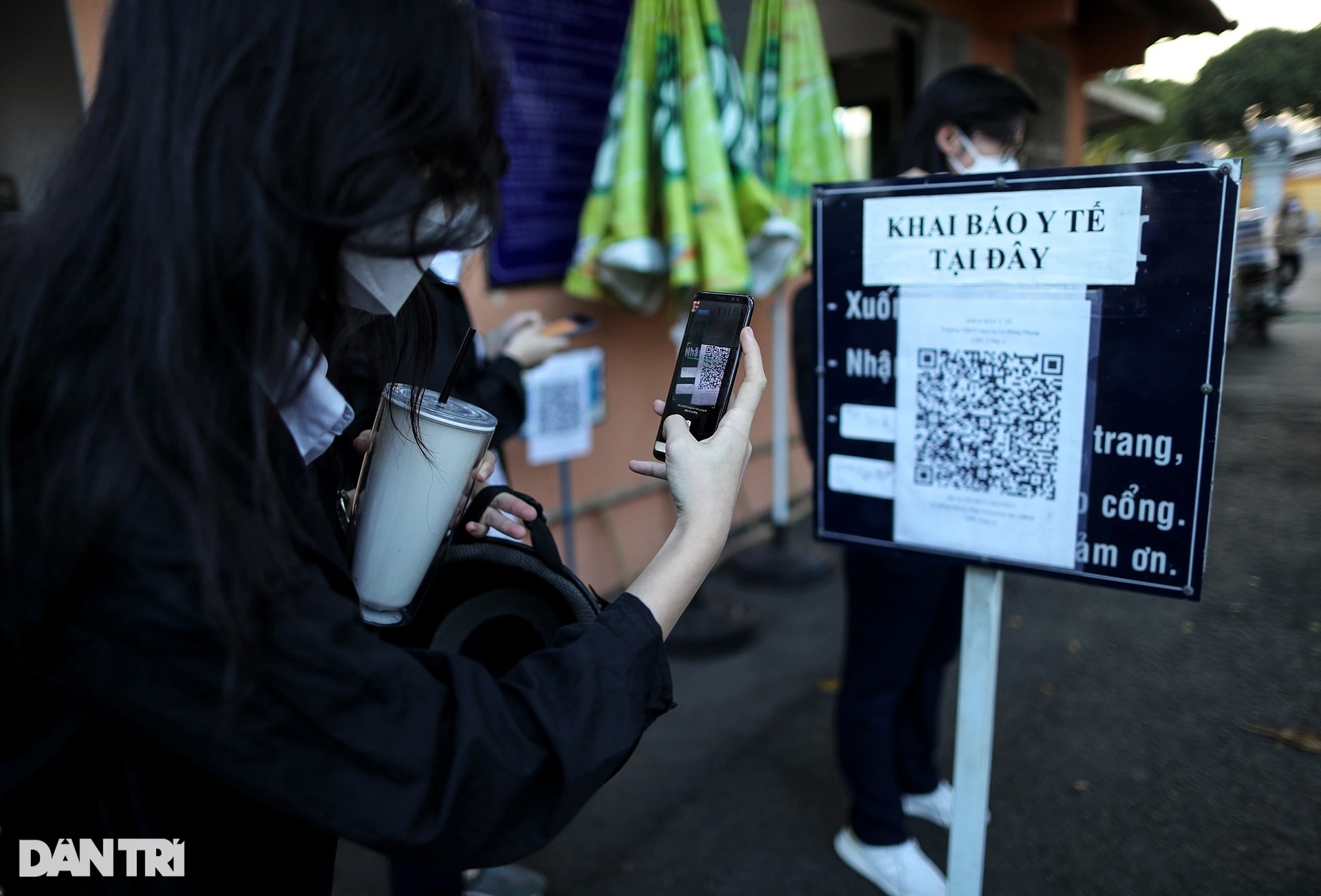 Hơn 100 nghìn học sinh TPHCM trở lại trường sau gần 8 tháng học online - 4 Hơn 100 nghìn học sinh TPHCM trở lại trường sau gần 8 tháng học online - 4