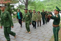 Người lính quân hàm xanh canh gác mộ Đại tướng Võ Nguyên Giáp