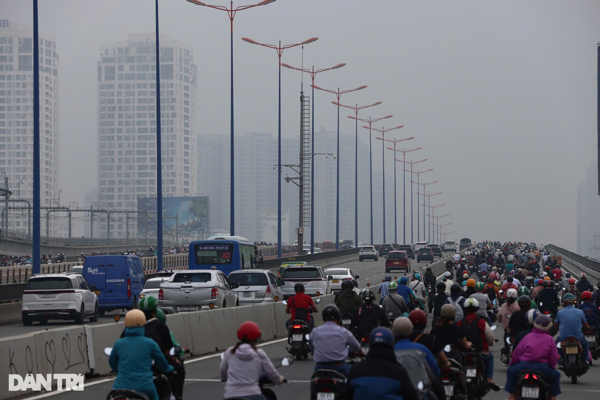 TPHCM se lạnh như Đà Lạt, sương mù phủ kín buổi sáng - 4 TPHCM se lạnh như Đà Lạt, sương mù phủ kín buổi sáng - 4