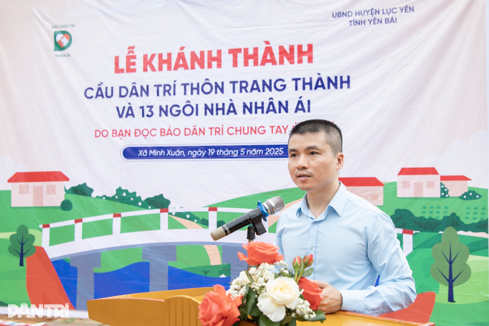 Niềm vui vỡ òa ngày khánh thành cây cầu mơ ước và 13 ngôi nhà Nhân ái - 5 Niềm vui vỡ òa ngày khánh thành cây cầu mơ ước và 13 ngôi nhà Nhân ái - 5