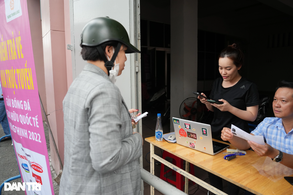 Vé xem trận Việt Nam - Singapore: Ngày buồn cho dân phe - 1 Vé xem trận Việt Nam - Singapore: Ngày buồn cho dân phe - 1