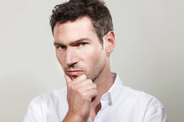 Vợ tôi thân thiết với người hàng xóm chưa vợ