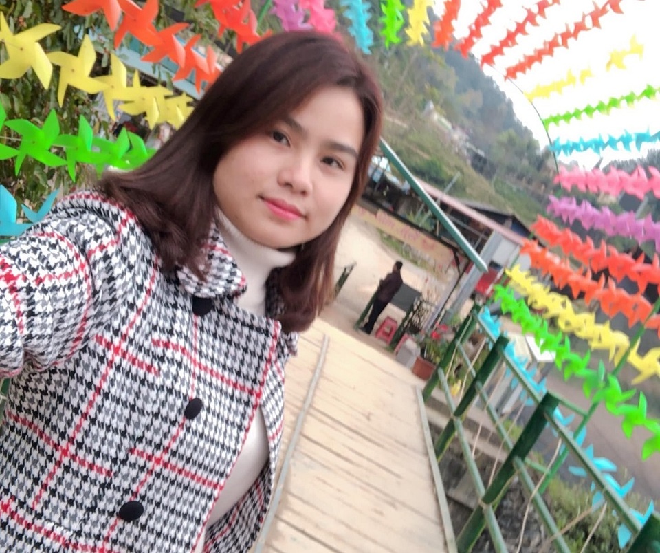 Nữ Thạc sĩ 9X người Tày trồng dâu tây, hoa hồng cho doanh thu 2 tỷ đồng/năm - 1 Nữ Thạc sĩ 9X người Tày trồng dâu tây, hoa hồng cho doanh thu 2 tỷ đồng/năm - 1