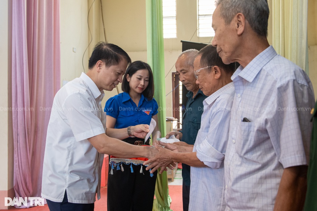 Trao tặng quà, tri ân người có công trên địa bàn tỉnh Thái Nguyên - 4 Trao tặng quà, tri ân người có công trên địa bàn tỉnh Thái Nguyên - 4