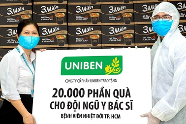 Uniben trao tặng 150.000 bữa ăn dinh dưỡng và nước trái cây Joco tới y, bác sĩ các bệnh viện tuyến đầu
