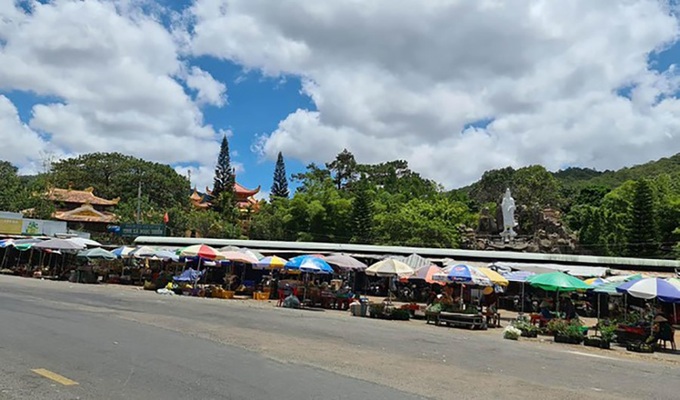 Cưỡng chế những ki ốt không phép tại khu du lịch thác Prenn Đà Lạt - Ảnh 1.