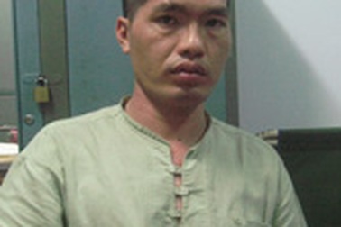 Bắt đối tượng dí súng đe doạ đối thủ