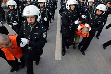 Trung Quốc truy bắt tội phạm tham nhũng trốn ra nước ngoài