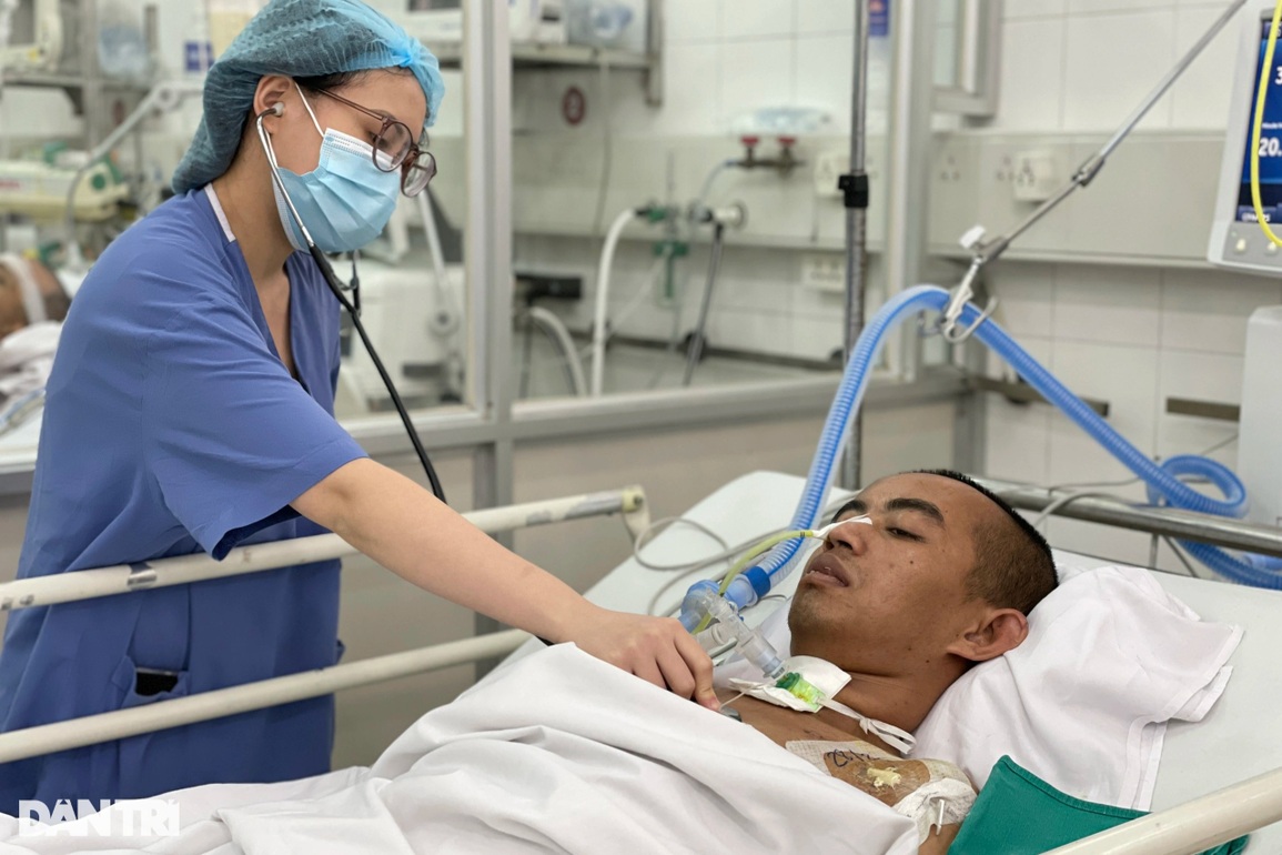 Chàng trai trẻ bị xuất huyết não đã đầu hàng số phận - 1 Chàng trai trẻ bị xuất huyết não đã đầu hàng số phận - 1