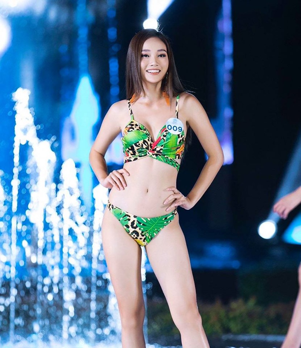 Thủ môn Phan Văn Biểu khoe bạn gái từng lọt Chung kết Miss World VN - 5 Thủ môn Phan Văn Biểu khoe bạn gái từng lọt Chung kết Miss World VN - 5