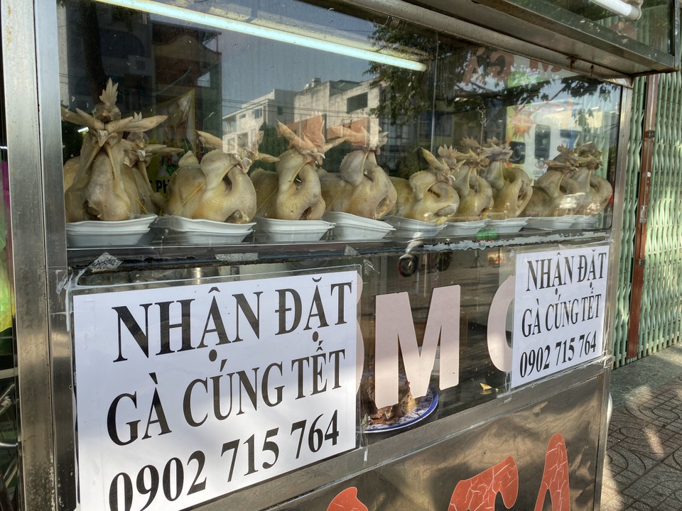 TPHCM: Gà cúng Tết cháy hàng dù giá tăng cao - 1 TPHCM: Gà cúng Tết cháy hàng dù giá tăng cao - 1