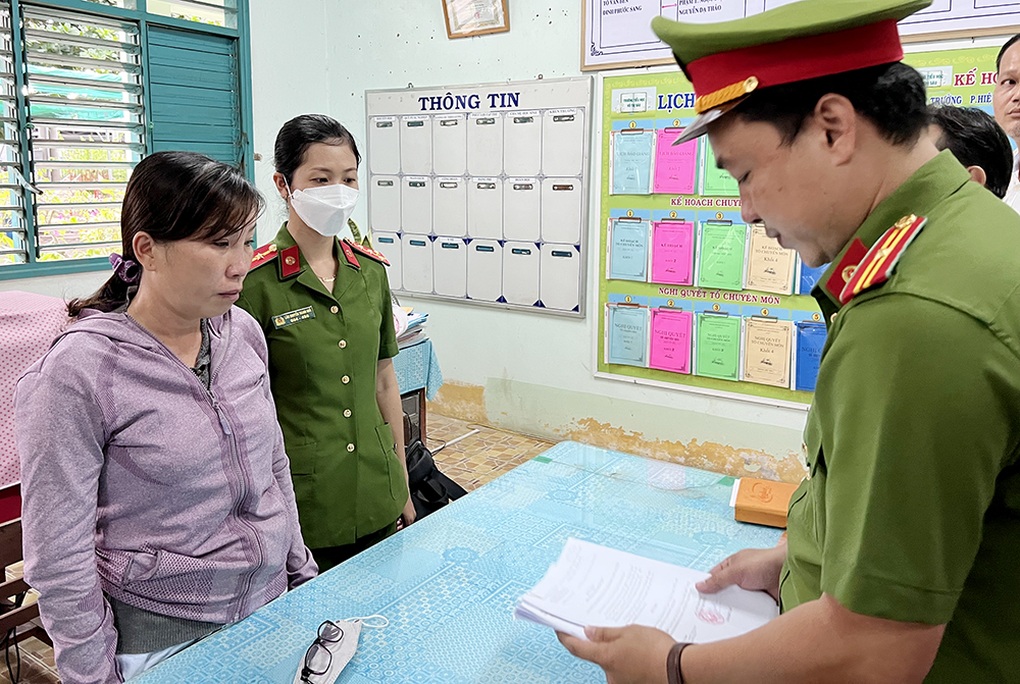 Hiệu trưởng và kế toán trường tiểu học hợp sức tư túi gần nửa tỷ đồng - 2 Hiệu trưởng và kế toán trường tiểu học hợp sức tư túi gần nửa tỷ đồng - 2