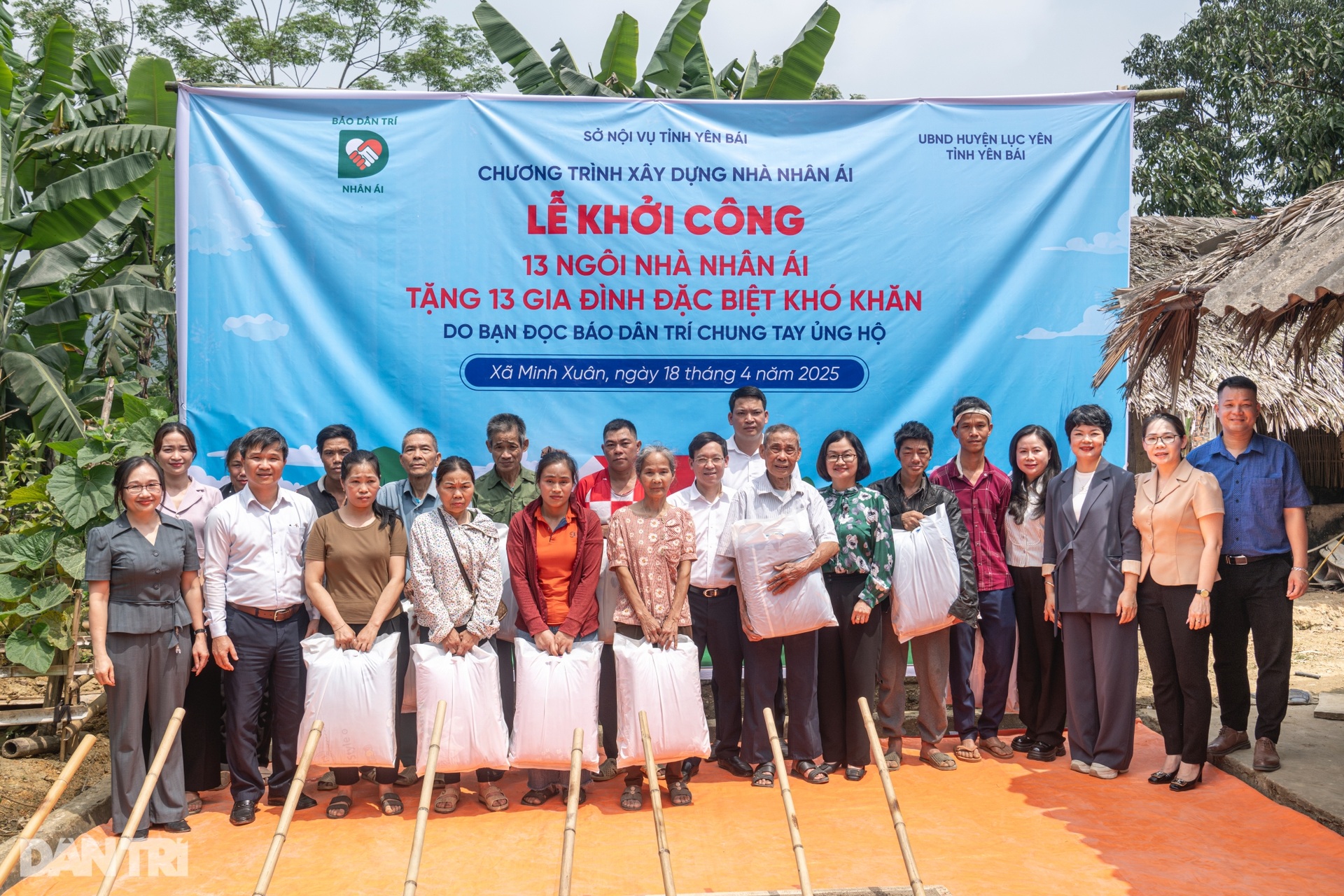 Báo Dân trí khởi công 13 ngôi nhà Nhân ái tại Yên Bái - 8 Báo Dân trí khởi công 13 ngôi nhà Nhân ái tại Yên Bái - 8