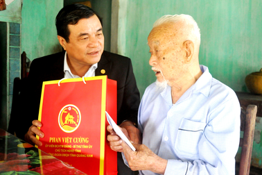 Gần 3,5 tỷ đồng dành chúc thọ các cụ tròn 90 tuổi và 100 tuổi