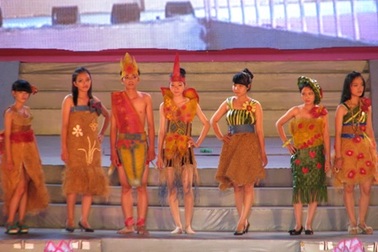 Ấn tượng trang phục dừa tại Festival Dừa 2012