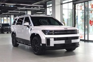 Santa Fe được giảm giá tới 200 triệu đồng, sức bán vẫn thua Toyota Fortuner