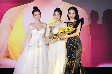 Hoa hậu Lam Cúc trao giải bông hồng quyền lực 2019