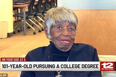 Cụ bà 101 tuổi ở Mỹ học đại học, chuẩn bị tốt nghiệp cùng cháu gái