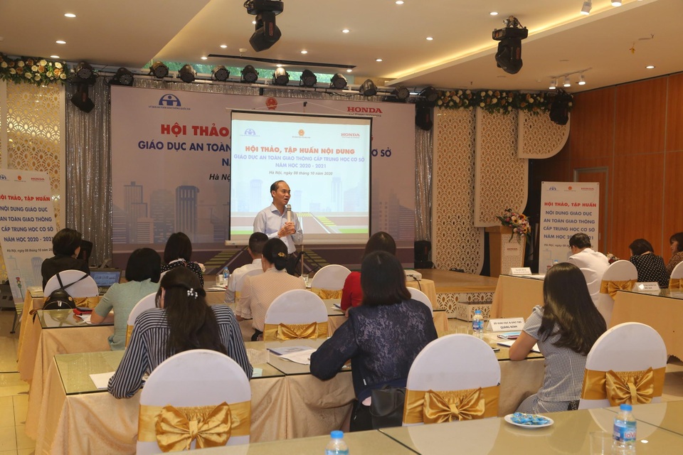 Chương trình giáo dục ý nghĩa giúp học sinh nâng cao ý thức ATGT - 1 Chương trình giáo dục ý nghĩa giúp học sinh nâng cao ý thức ATGT - 1