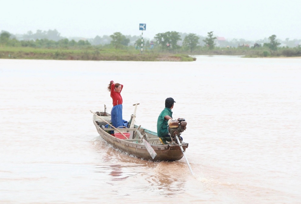 Thợ xây thất nghiệp vì Covid-19, chuyển nghề đánh cá vẫn vật vã qua ngày - 7 Thợ xây thất nghiệp vì Covid-19, chuyển nghề đánh cá vẫn vật vã qua ngày - 7