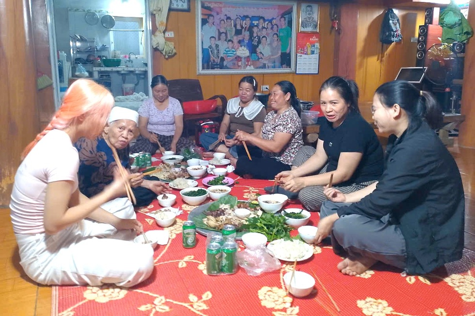 Mâm cỗ cúng bày không còn một chỗ trống của người Mường gây tò mò - 6 Mâm cỗ cúng bày không còn một chỗ trống của người Mường gây tò mò - 6
