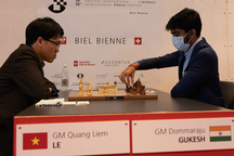 Quang Liêm thua thần đồng 16 tuổi người Ấn Độ