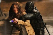 Megan Fox quá xinh khi diễn cảnh “đánh đấm”