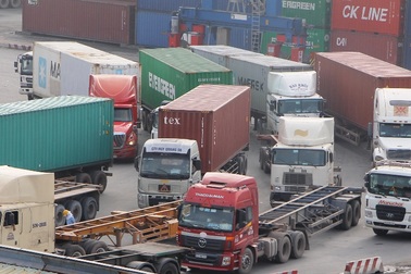 Container nhập cảng Cát Lái bằng thủ tục online