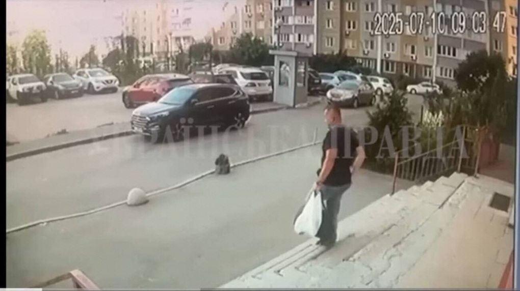 Ukraine đột kích, hạ 2 nghi phạm bắn 5 phát đạn ám sát đại tá tình báo - 1 Ukraine đột kích, hạ 2 nghi phạm bắn 5 phát đạn ám sát đại tá tình báo - 1