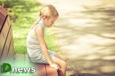 Thấy con ít bạn bè, kém giao tiếp, cha mẹ nên giúp thế nào?