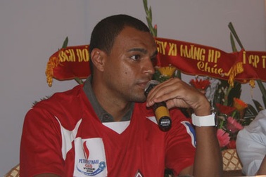 Tiền đạo Denilson: “Tôi sẽ sớm mang lại cho khán giả những trận đấu hấp dẫn”