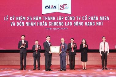 MISA nhận Huân chương Lao động hạng Nhì trong lễ kỷ niệm 25 năm thành lập