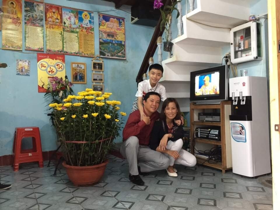 Thầy giáo 4 năm cõng vợ chạy thận: Dù thế nào ba cũng không buông mẹ ra - 8 Thầy giáo 4 năm cõng vợ chạy thận: Dù thế nào ba cũng không buông mẹ ra - 8