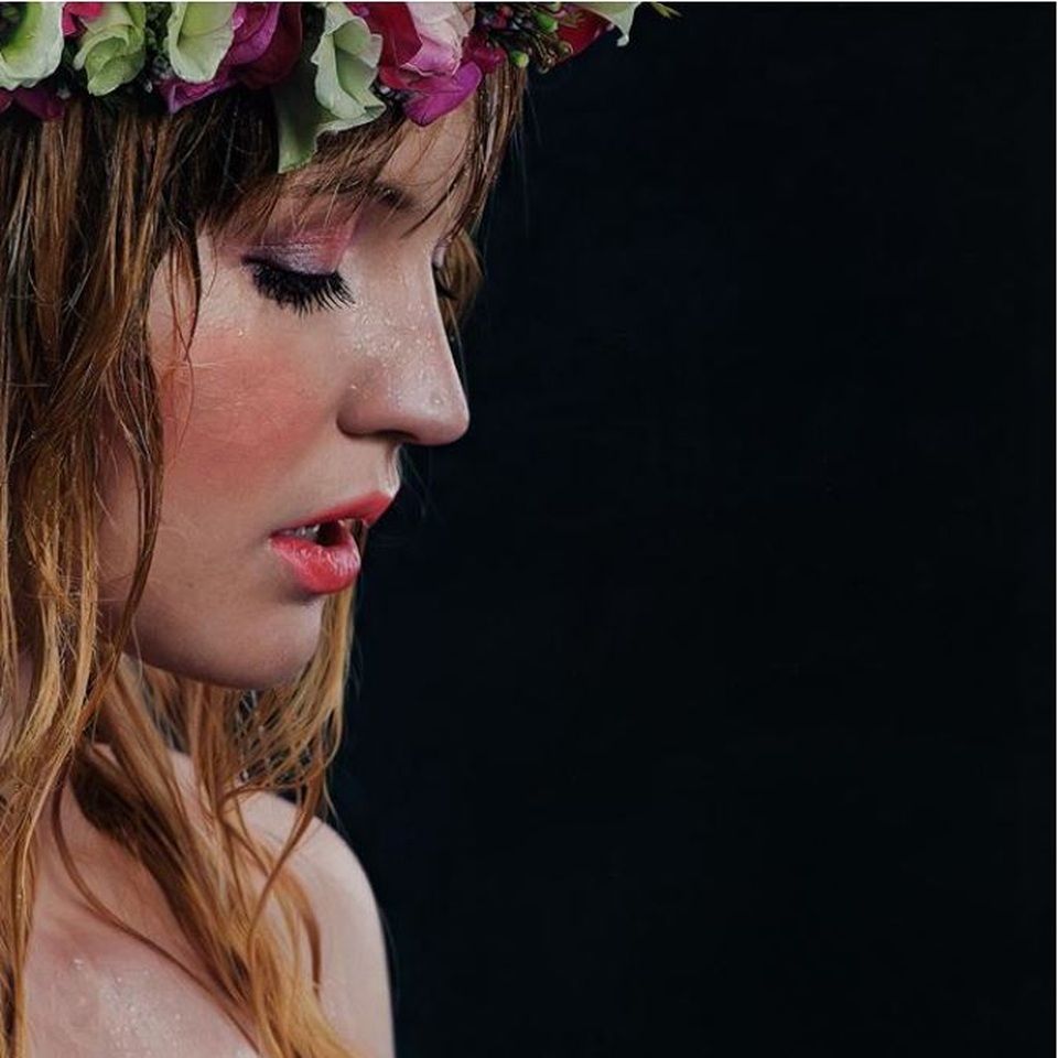 Kinh ngạc những bức tranh chân dung thiếu nữ thật hơn cả... ảnh thực - 4 Kinh ngạc những bức tranh chân dung thiếu nữ thật hơn cả... ảnh thực - 4