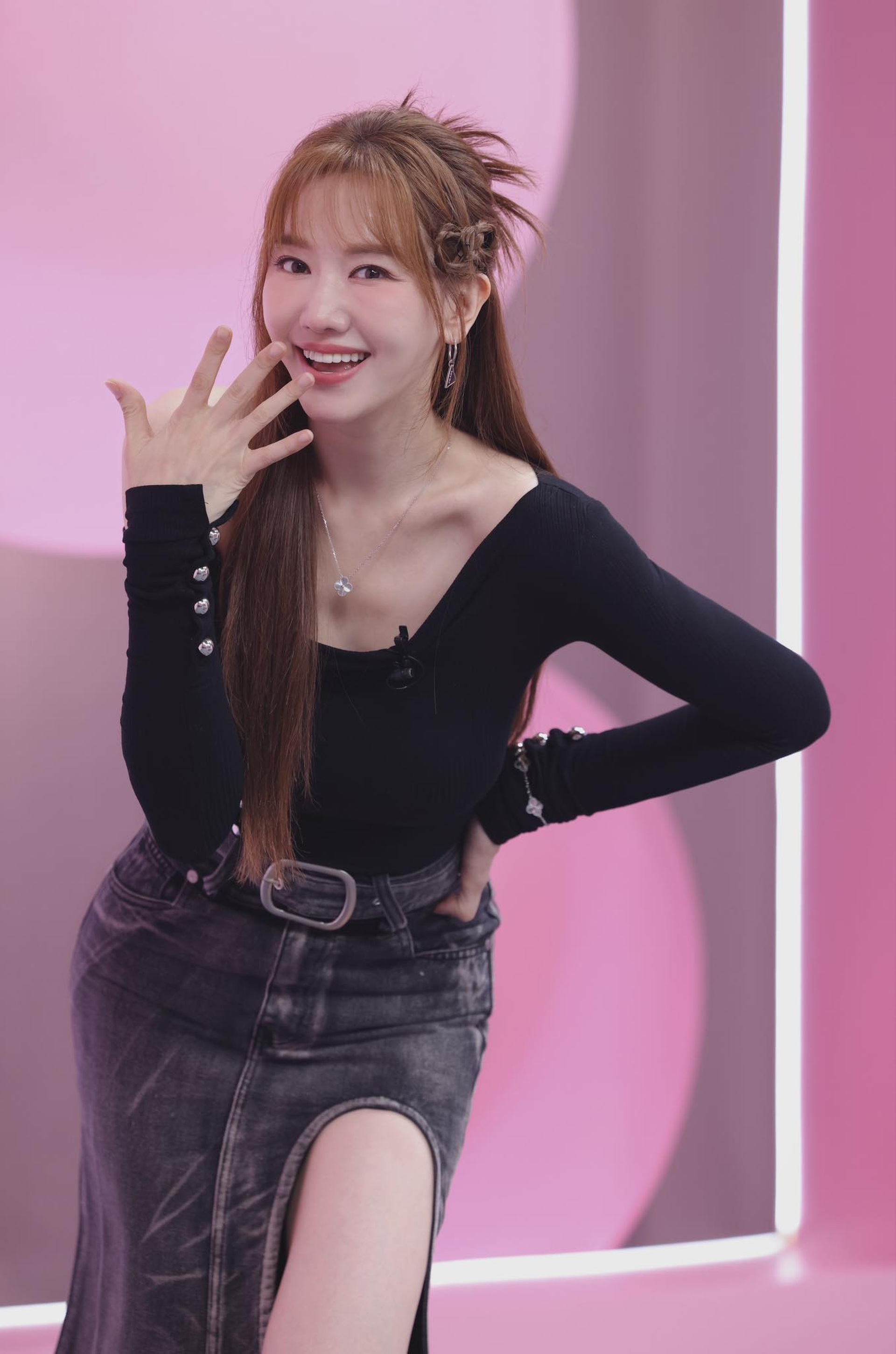 Hari Won tuổi 41 vượt ung thư, khoảnh khắc tình tứ bên Trấn Thành gây chú ý - 7