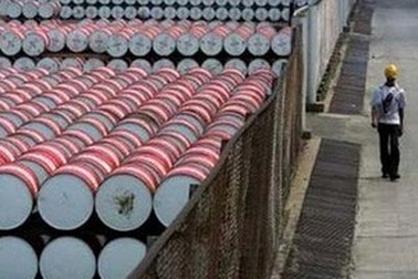 WB dự báo giá dầu ở mức 63 USD mỗi thùng