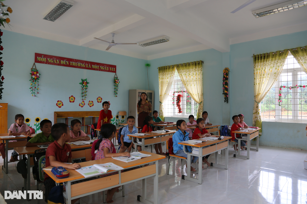 Chuyện khó tin khi thiếu hàng nghìn giáo viên vẫn phải tinh giản biên chế - 4 Chuyện khó tin khi thiếu hàng nghìn giáo viên vẫn phải tinh giản biên chế - 4
