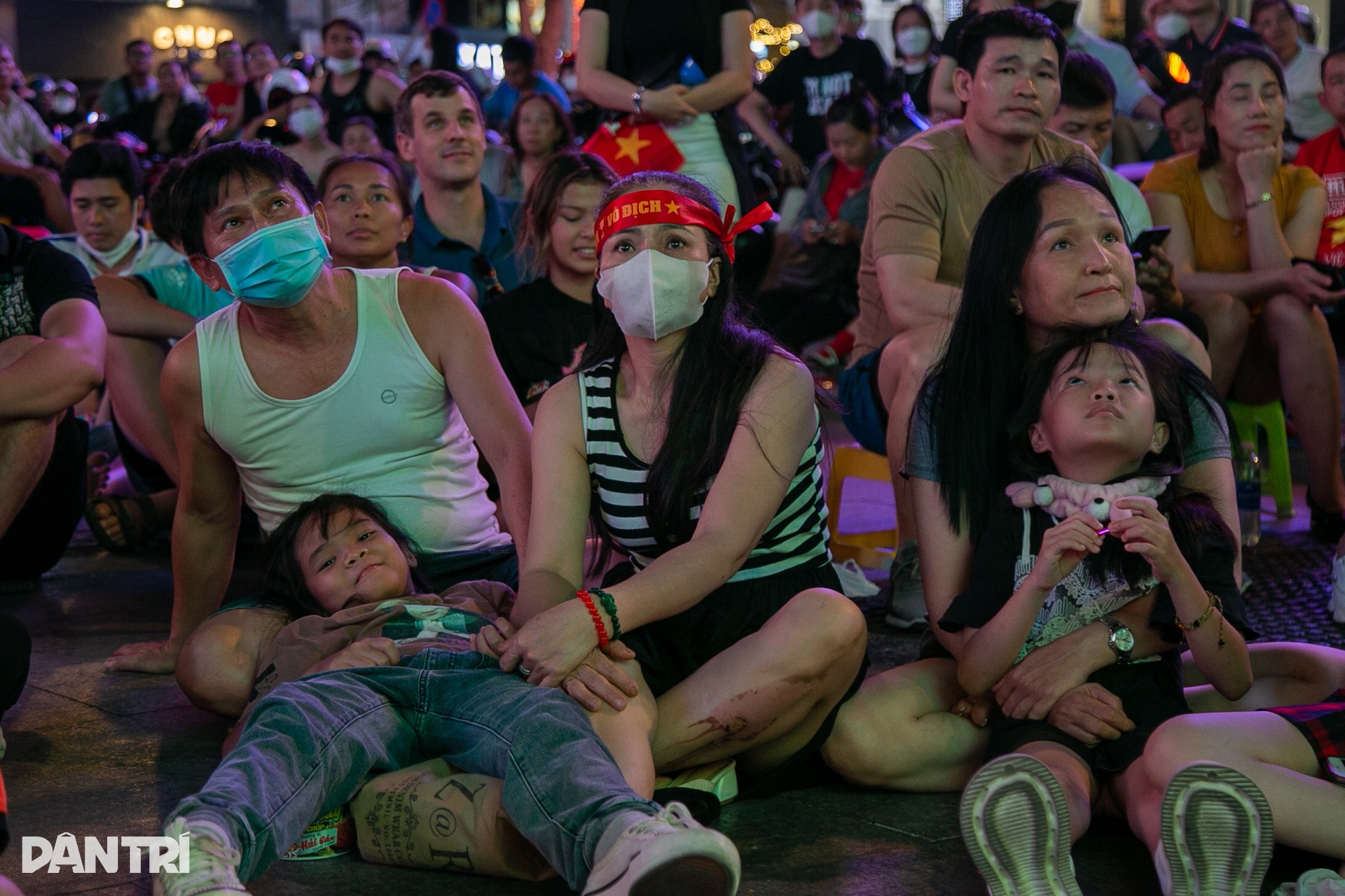 Người hâm mộ thất vọng trước thất bại của đội tuyển Việt Nam - 6