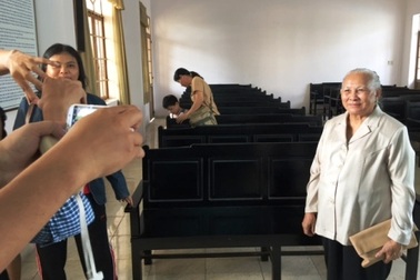 Dân kiện, chính quyền không đến, tòa phải tạm hoãn