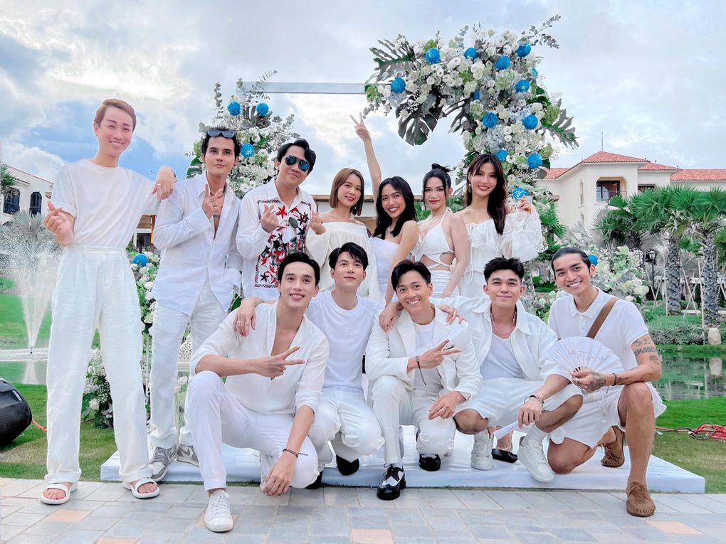 Diệu Nhi cầu cứu Trấn Thành trong tiệc độc thân trước thềm đám cưới - 2 Diệu Nhi cầu cứu Trấn Thành trong tiệc độc thân trước thềm đám cưới - 2