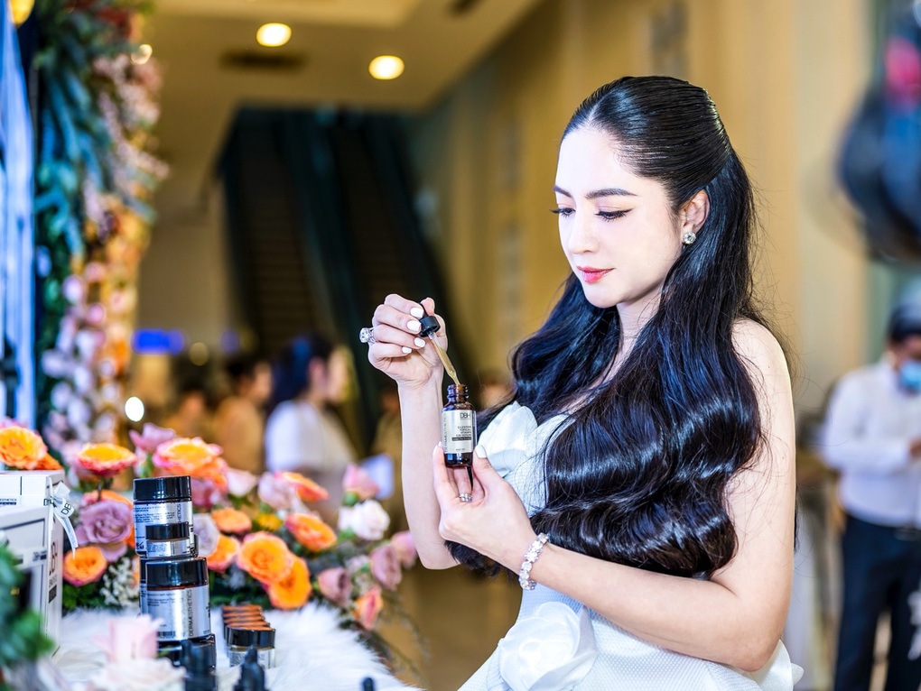 Top các sản phẩm của thương hiệu DBH Dermaesthetics trên thị trường Việt Nam - 1 Top các sản phẩm của thương hiệu DBH Dermaesthetics trên thị trường Việt Nam - 1