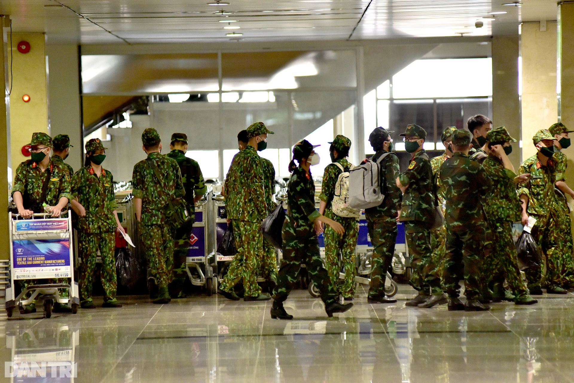 Gần 300 bác sĩ, học viên Học viện Quân y đã tới TPHCM - 1 Gần 300 bác sĩ, học viên Học viện Quân y đã tới TPHCM - 1