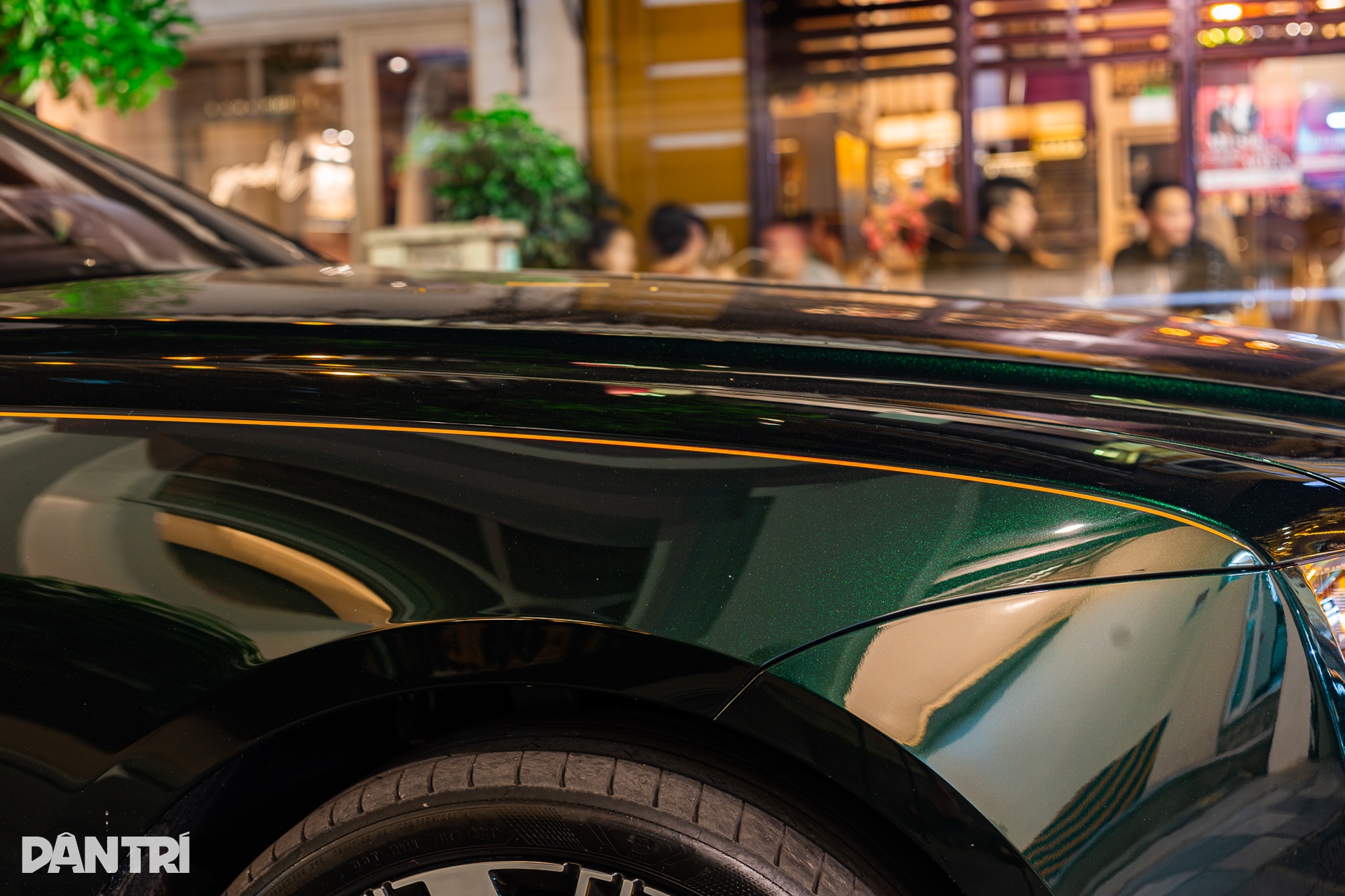 Rolls-Royce Ghost Series II đầu tiên Việt Nam, màu sơn đắt hơn 1 chiếc VF 3 - 5 Rolls-Royce Ghost Series II đầu tiên Việt Nam, màu sơn đắt hơn 1 chiếc VF 3 - 5