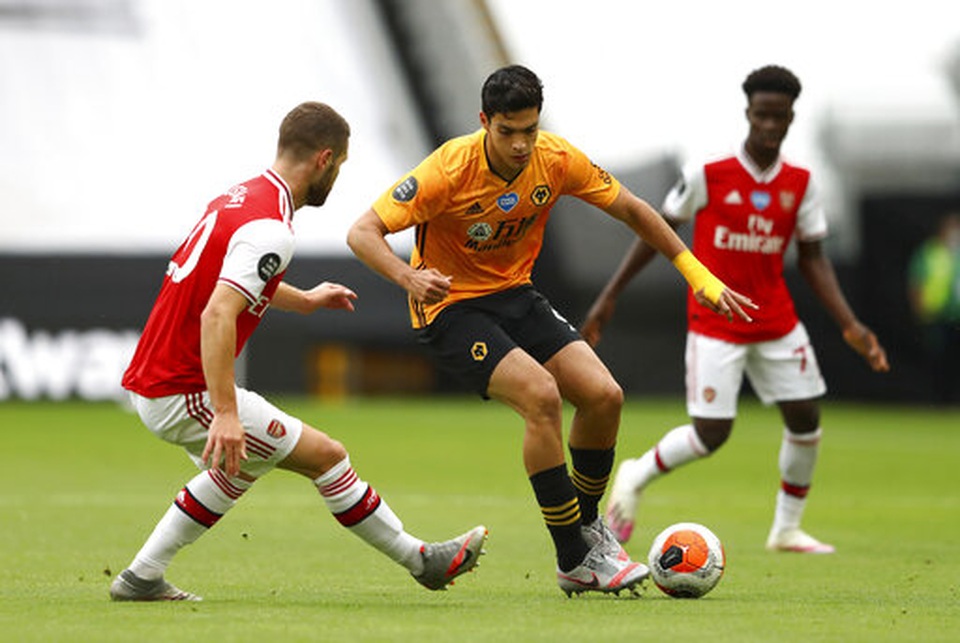 Wolves 0-2 Arsenal: Saka, Lacazette lập công cho đội khách - 10 Wolves 0-2 Arsenal: Saka, Lacazette lập công cho đội khách - 10