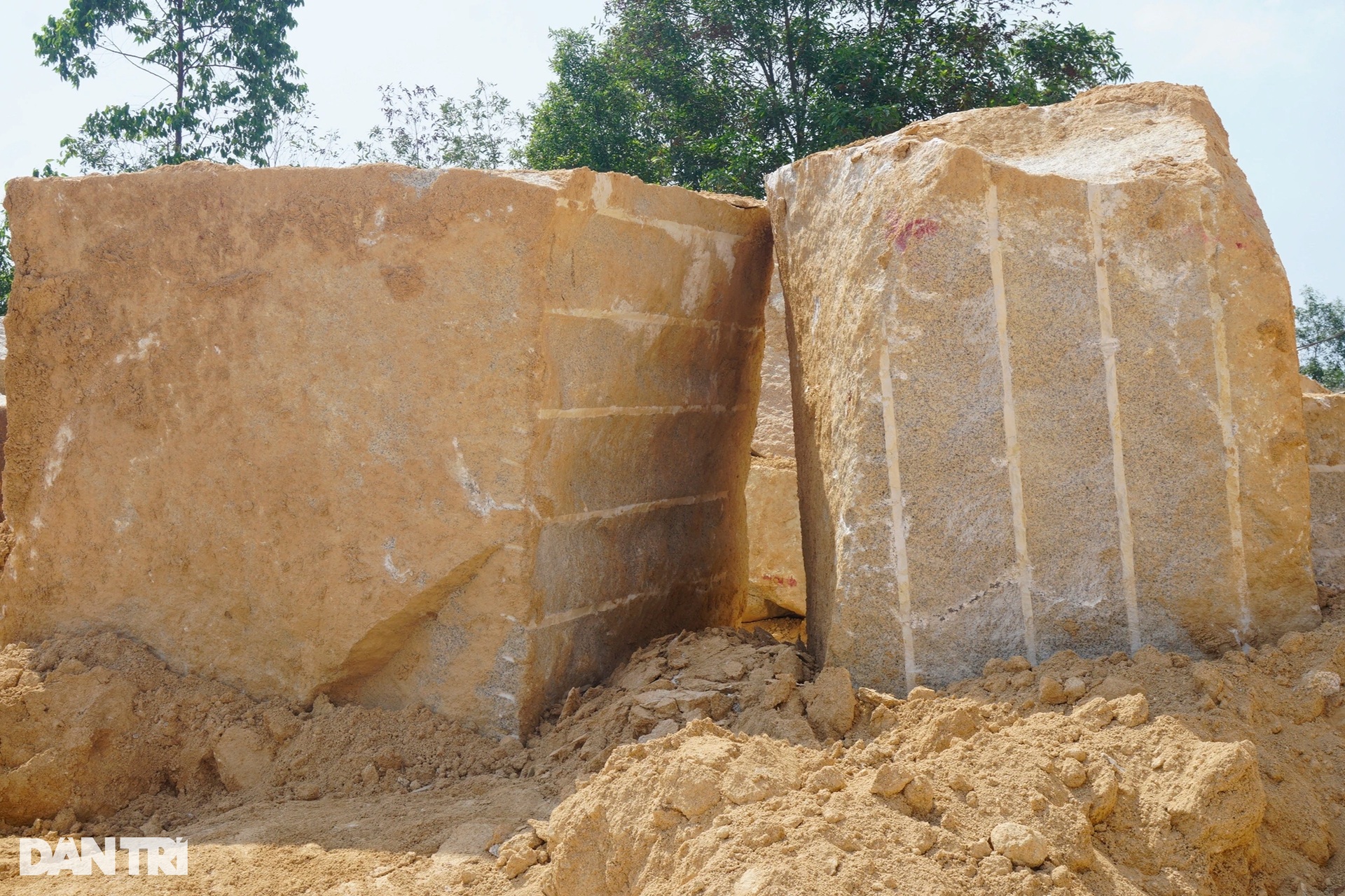 Vụ nổ súng vây bắt nhóm đối tượng trên núi Hòn Chà: Hiện trường khai thác - 5 Vụ nổ súng vây bắt nhóm đối tượng trên núi Hòn Chà: Hiện trường khai thác - 5