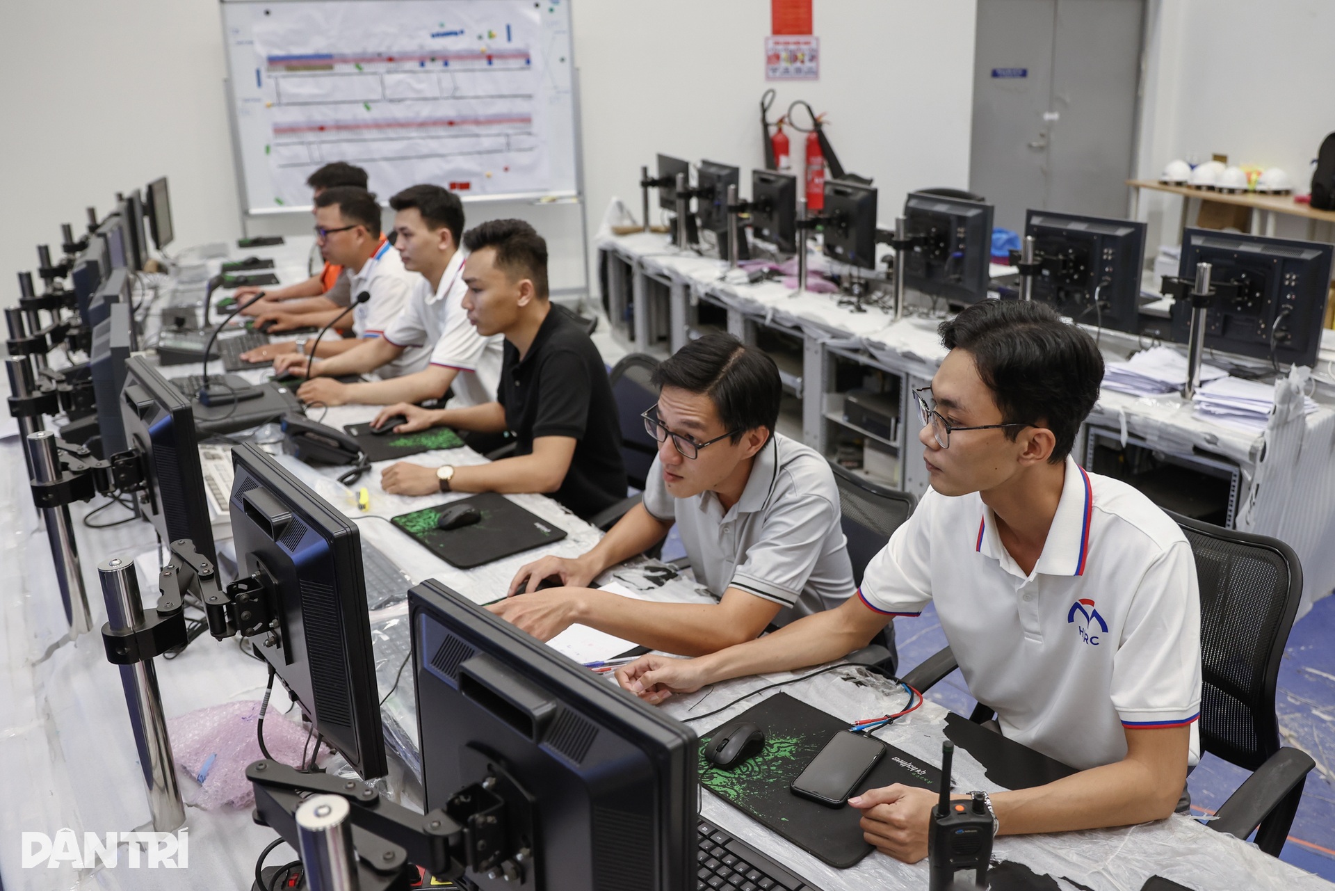 Diện mạo tuyến metro đầu tiên của TPHCM trước ngày vận hành - 4 Diện mạo tuyến metro đầu tiên của TPHCM trước ngày vận hành - 4
